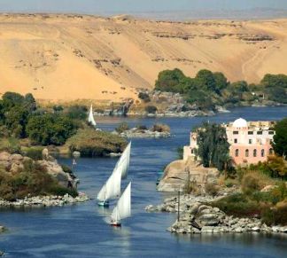 Nile boats.jpg